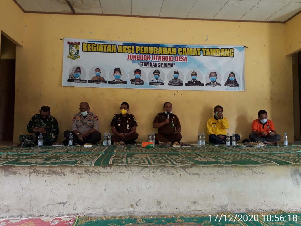 Kejaksaan Negeri Kampar Beri Penyuluhan Hukum Kepada Aparatur Desa Padang Luas