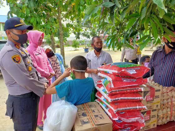 Polsek Tualang Bakti Sosial Di Yayasan Fajar Amanah Kec.Tualang Kab. Siak