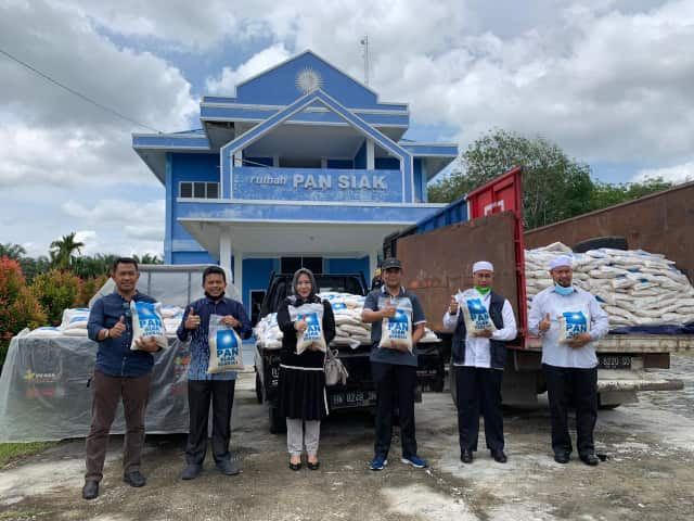 PAN Berbagi di Tengah Pandemi Covid 19, 28 Ton Beras Disebar ke Seluruh Kecamatan di Siak