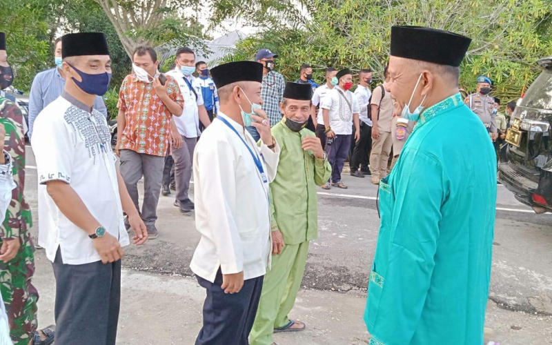 Bupati Pelalawan Hadiri Acara Pembukaan Khatmil Quran di Kelurahan Pelalawan