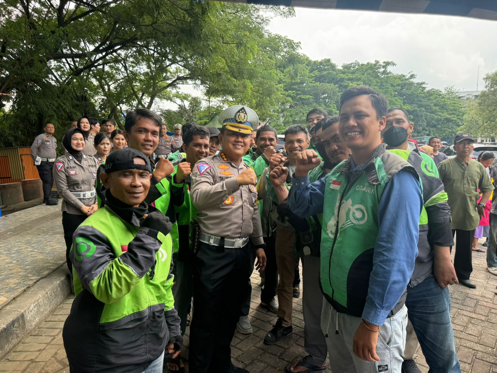Ditlantas Polda Riau Adakan Bansos, Baksos dan Bakti Kesehatan, Jelang Puncak Hari Lalin Bhayangkara