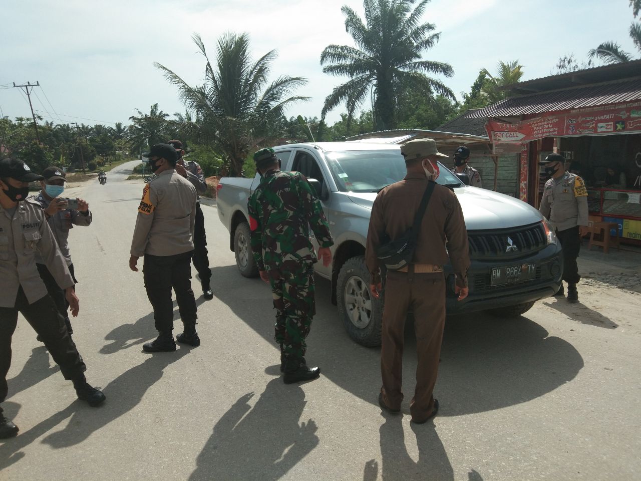 Cegah Penyebaran  Covid-19, TNI/Polri Gelar Operasi Yustisi di Jalan Lintas