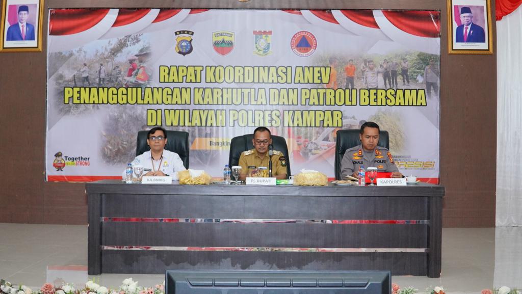 Pj Bupati Kampar Bersama Kapolres Pimpin Rakor Analisa dan Evaluasi Penanganan Karhutla