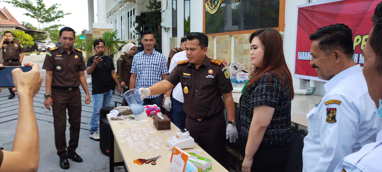 Barang Bukti Dari 239 Perkara Dimusnahkan Kejari Kampar, Sapta Minta Semua Pihak Lebih Peduli