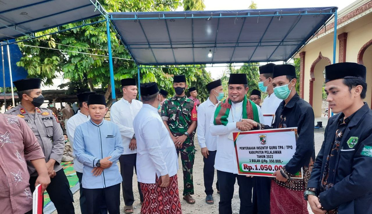 Babinsa Koramil 04/Kuras Hadiri Giat Safari Ramadhan di Desa Silikuan Hulu
