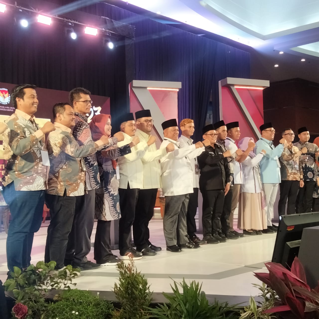 Debat Publik, 4 Paslon Bupati dan Wabup Kampar Sepakat Lawan Politik Uang Pada Pilkada
