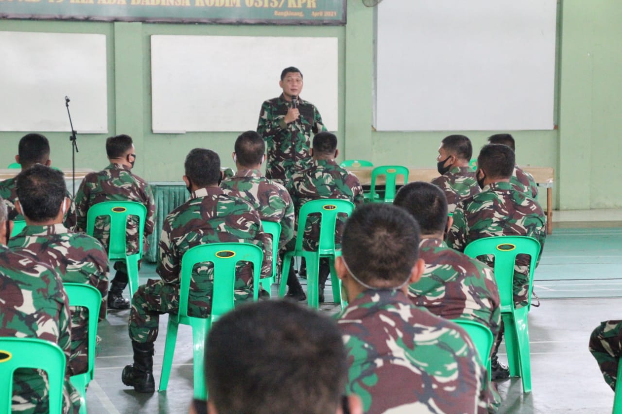 Dandim Ingatkan Anggota Kodim 0313/KPR tentang Larangan Mudik Lebaran Tahun 2021