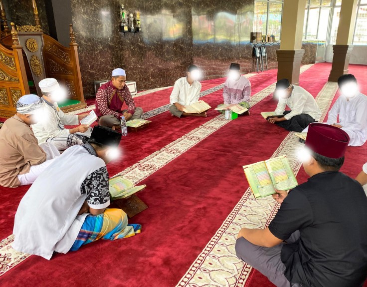 Syahdu dibalik Jeruji Warga Binaan Lapas Pasir Pengaraian Khusyuk mengaji Bersama Ustadz