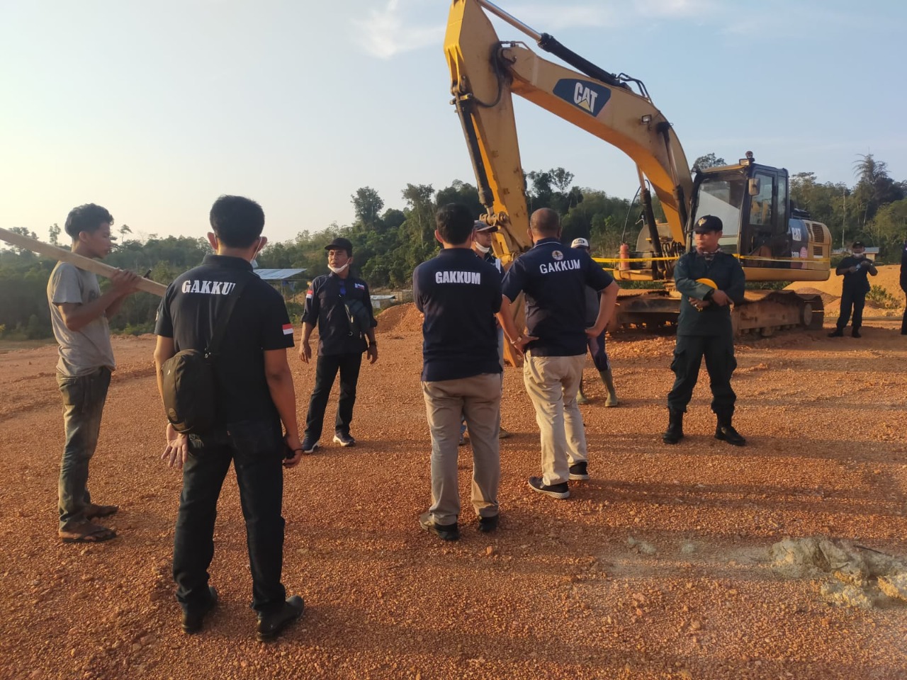 Perusahaan Tambang Bauksit Ilegal di Pulang Singkep Kepri, di Segel Gakkum KLHK