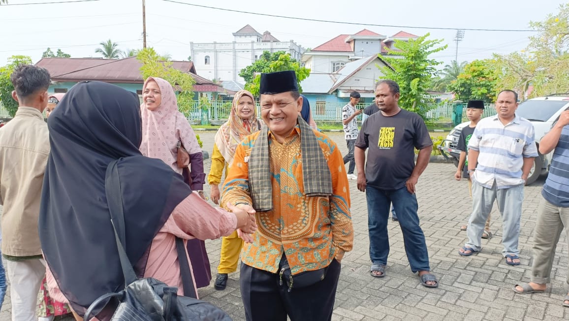 Program Mudik Gratis, Wakil Ketua DPRD Kampar Fahmil Lepas Ratusan Pemudik