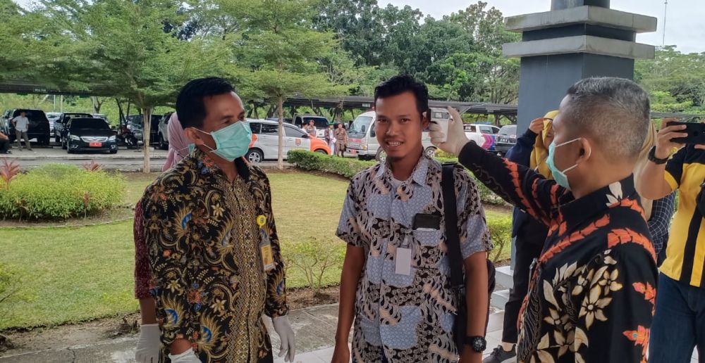 Semua-Undangan-&-Awak-Media-Hadir-Acara-Wapres-Diukur-Suhu-Badannya