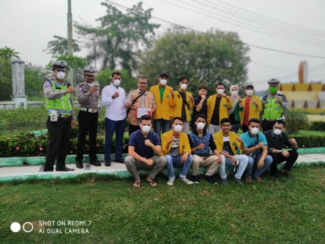 PT. Arara Abadi Dan BEM Unilak Bagikan 50 Ribu Masker