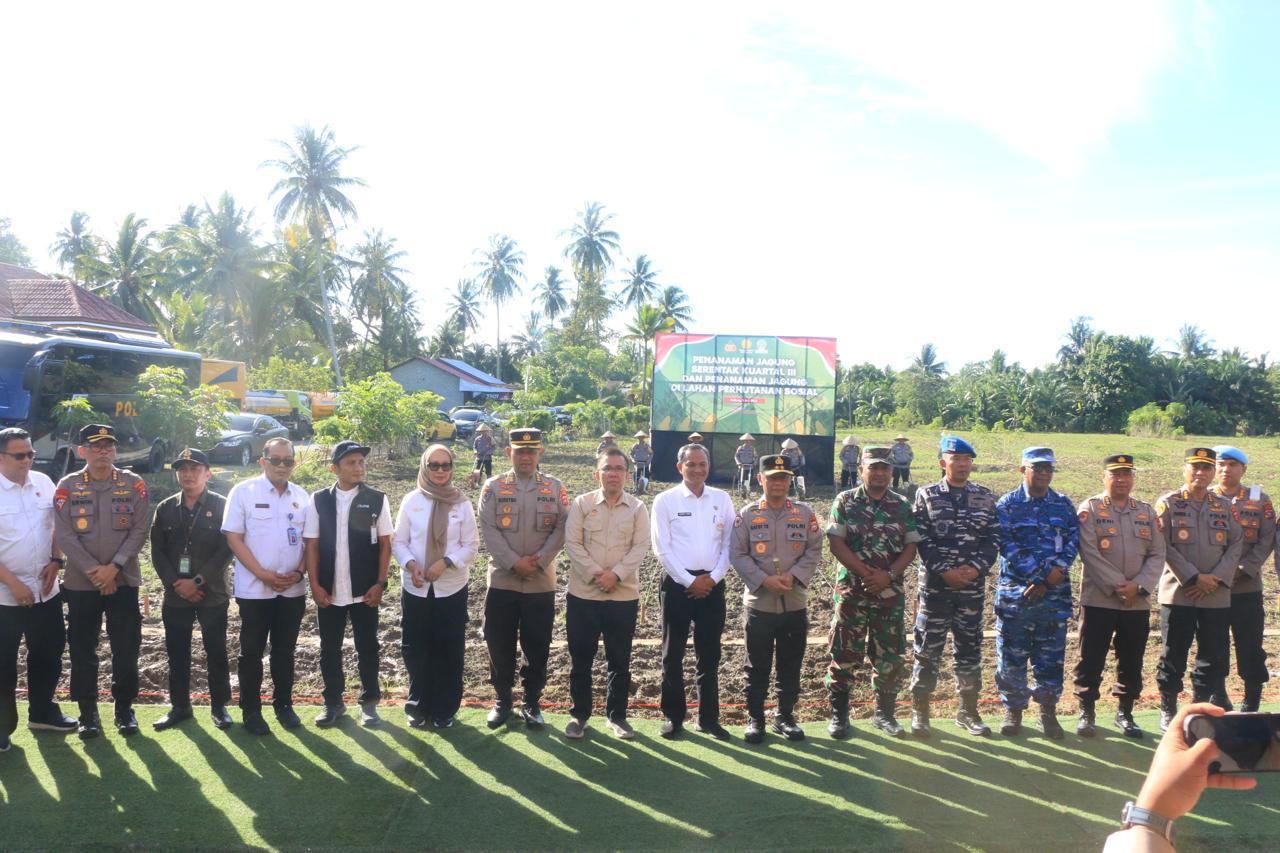 Kapolda Sumbar Hadiri dan Dukung Penanaman Jagung Serentak Kuartal III di Kawasan Perhutanan Nasiona