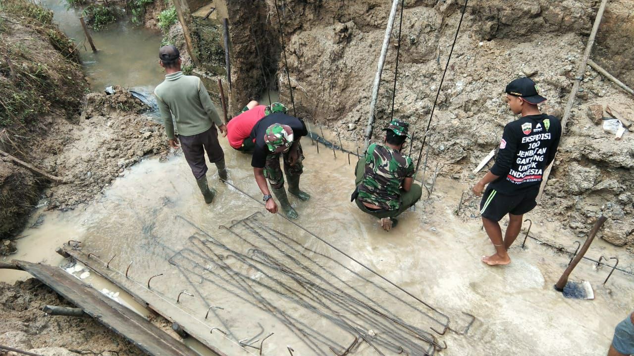 Kebut Pengerjaan Box culvert, TNI dan Warga Bahu Membahu