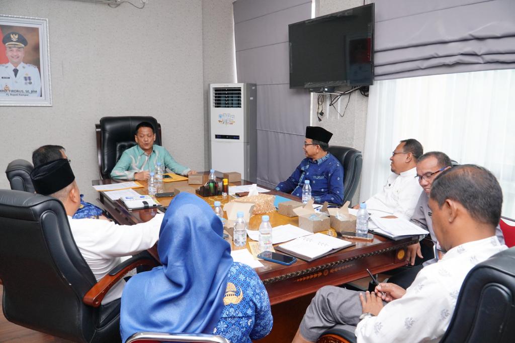 Pemkab Kampar Gelar Rapat Dipimpin Sekda Kampar Hambali, Persiapan Hari Anti Korupsi Sedunia