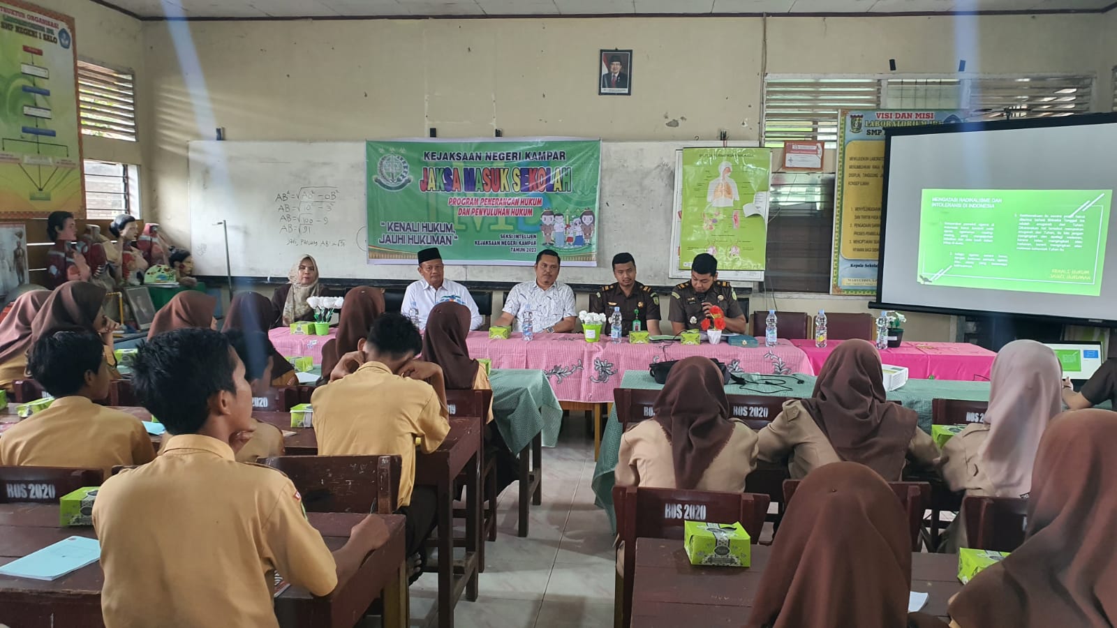 Program Jaksa Masuk Sekolah Dilaksanakan di SMPN 1 Salo, Tingkatkan Kesadaran Hukum