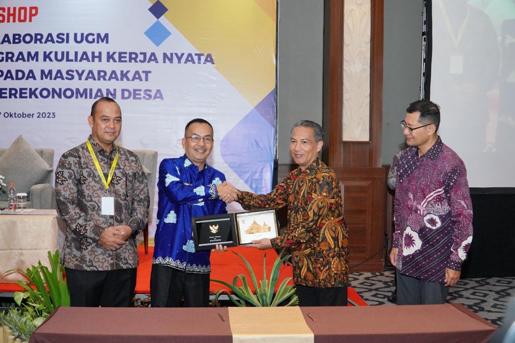 Pj Bupati Kampar Melakukan MoU Dengan UGM Yogyakarta, Dalam Peningkatan Perekonomian Desa