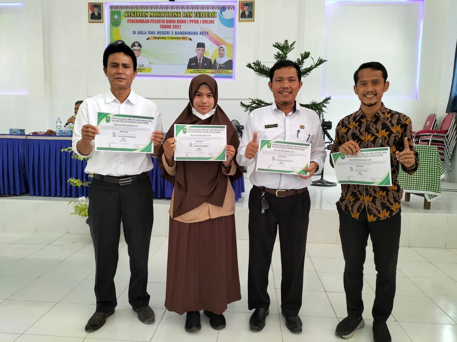Hut PGRI Ke-76 dan Peringati HGN, SMAN 1 Bangkinang Kota Raih Juara Umum