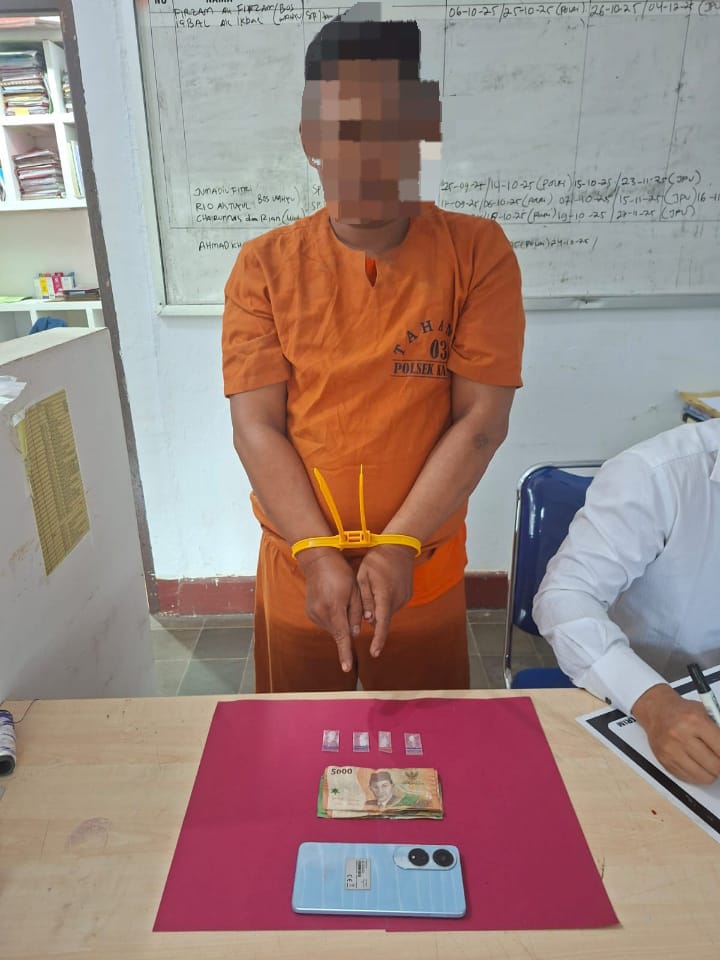 Polsek Kampar Tangkap Residivis Pelaku Narkoba di Desa Penyasawan, 4 Paket Sabu-sabu Diamankan