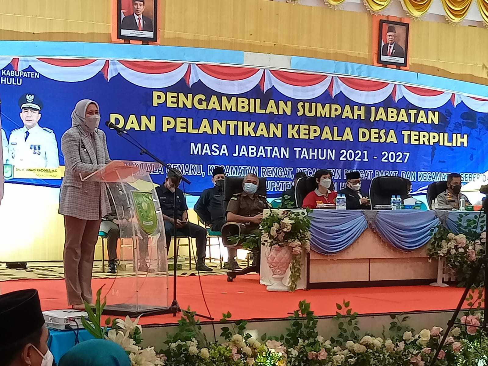 Lantik Kades Terpilih, Bupati Inhu Rezita Tuntut Kinerja Capaian Target Vaksinasi