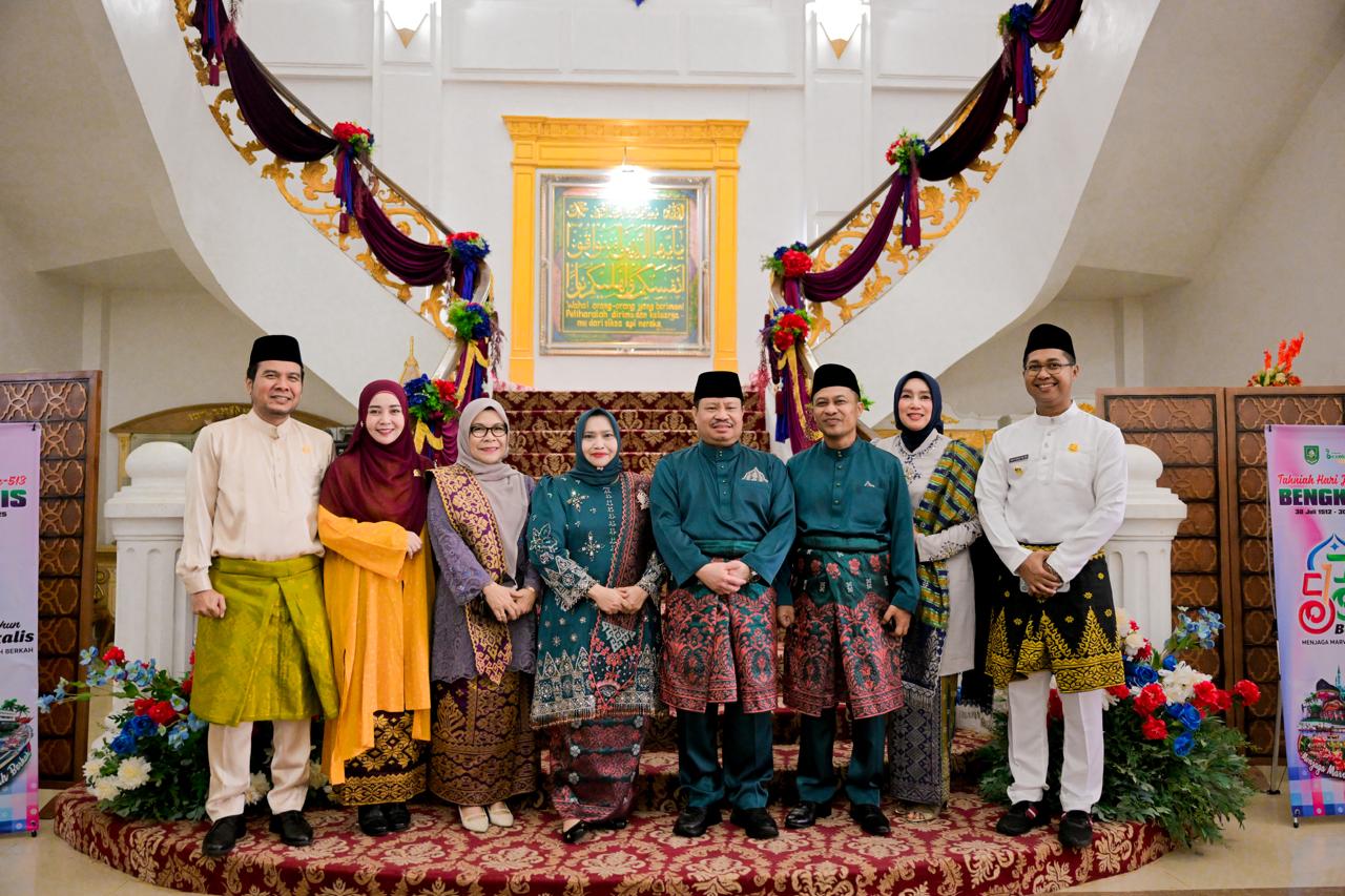 Bupati Kasmarni Ajak Satukan Semangat Membangun Negeri Junjungan Pada Rapat Paripurna