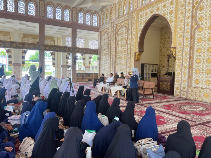 DPPKBP3A Kampar Sosialisasikan Anti Bullying Bersama Polsek Tambang di Ponpes Al Faruqi