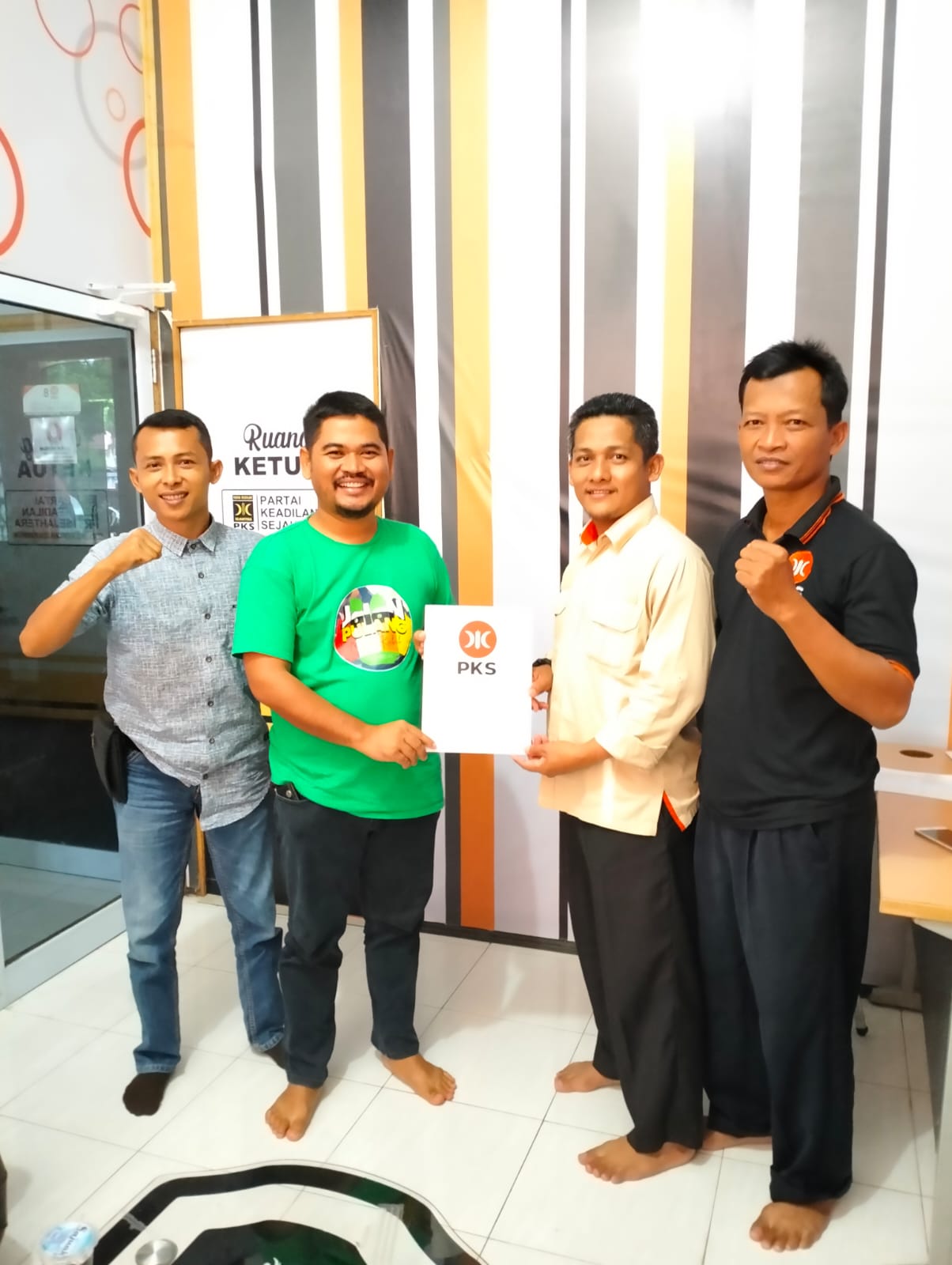 Formulir Pendaftaran Balon Bupati Kampar Diambil Yuyun Hidayat ke DPD PKS Kampar