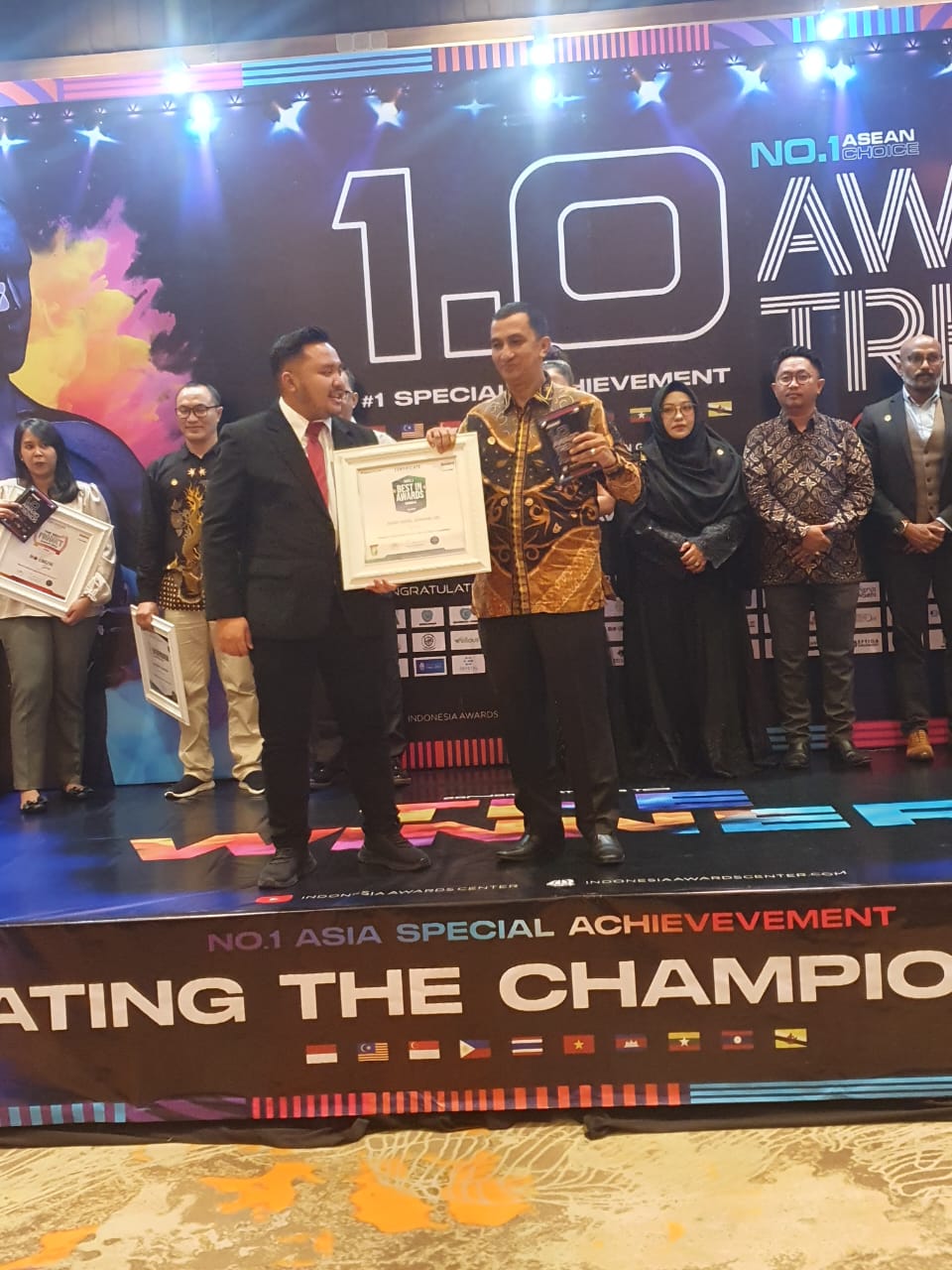 Raih Penghargaan Asia Award, SAU: Hutan Adat Menjaga Kesehatan Alam Untuk Paru-Paru Dunia 