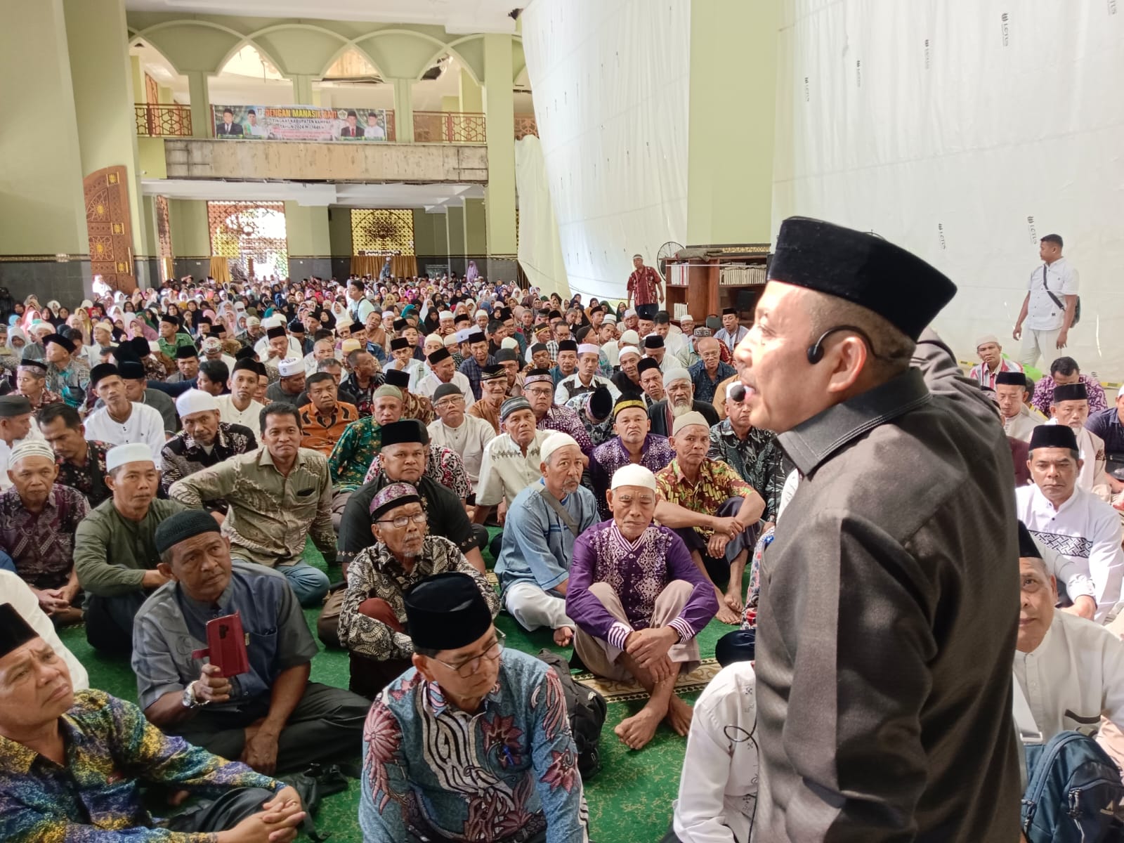 Pemberangkatan JCH, Kakanwil Kemenag Riau Imbau Petugas Berikan Pelayanan Prima