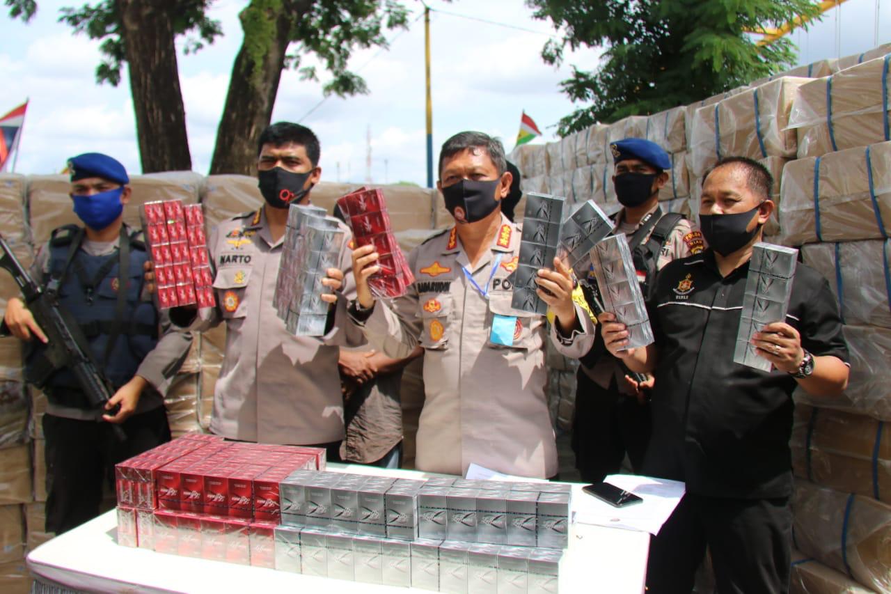  Ditpolair Polda Riau Amankan Kapal Bermuatan  1062 Dia Rokok,Selamatkan Kerugian Negara 4,9 Milyar.