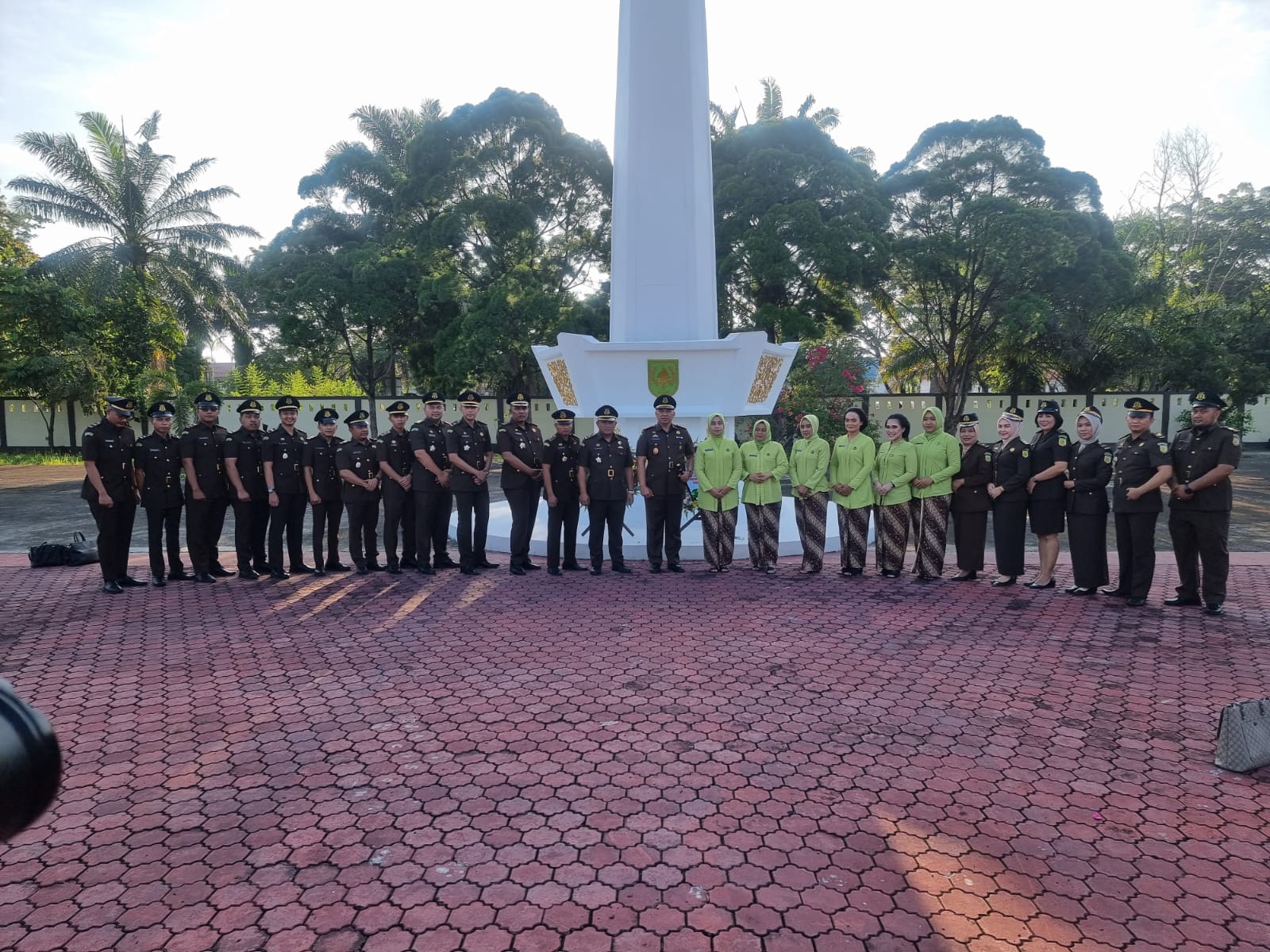 Peringatan HBA Ke 62, Kejari Kampar Ziarah di Taman Makam Pahlawan Kusuma Dharma