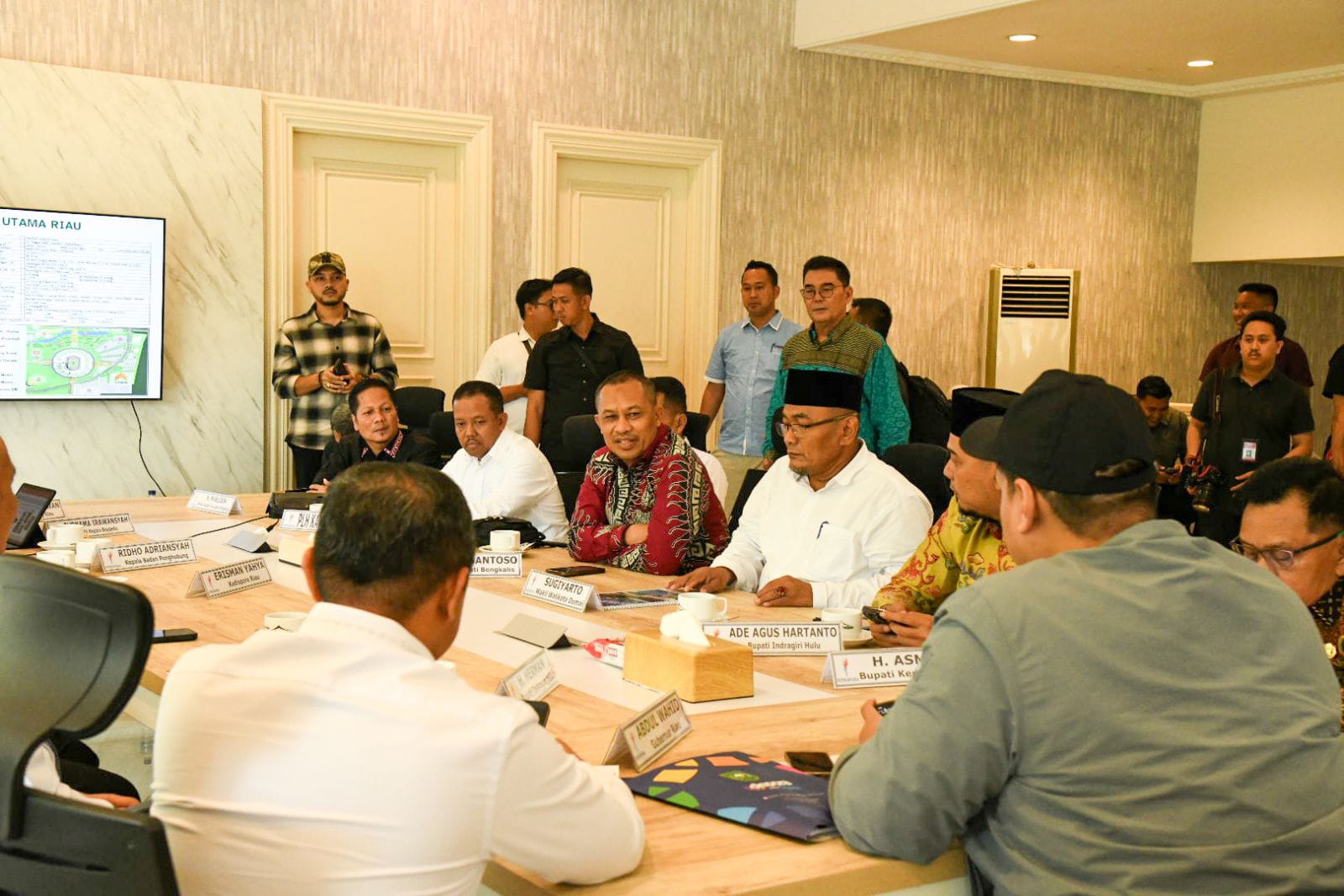 Audensi Dengan Menpora RI, Wabup Bengkalis Sampaikan Komitmen RAD Kepemudaan