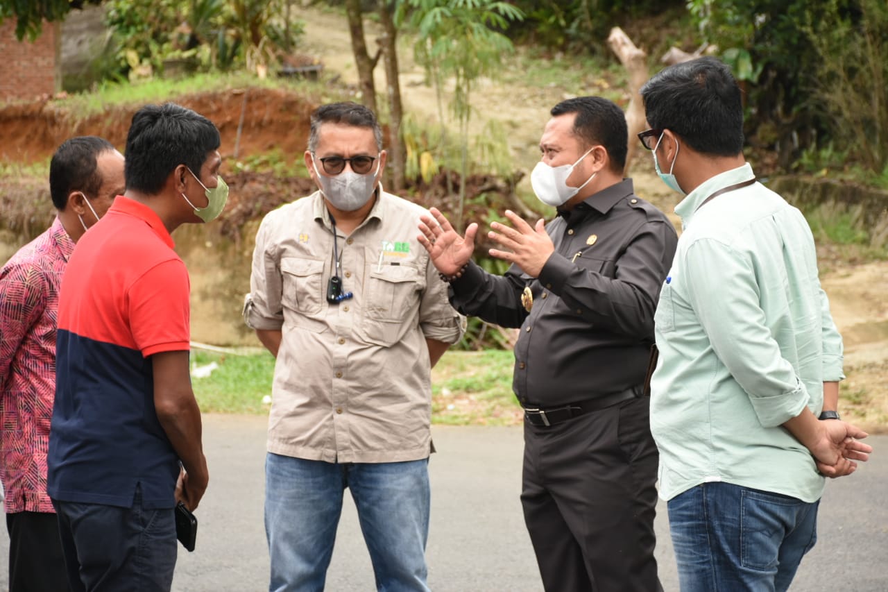 Ini Harapan Bupati Catur Saat Tinjau Ruas Jalan yang  Baru Selesai Dibangun