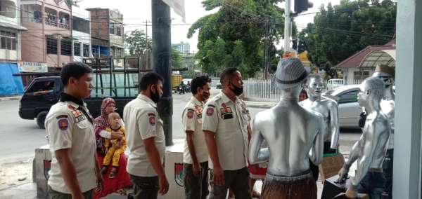 Satpol PP Pekanbaru Tangkap Manusia Perak