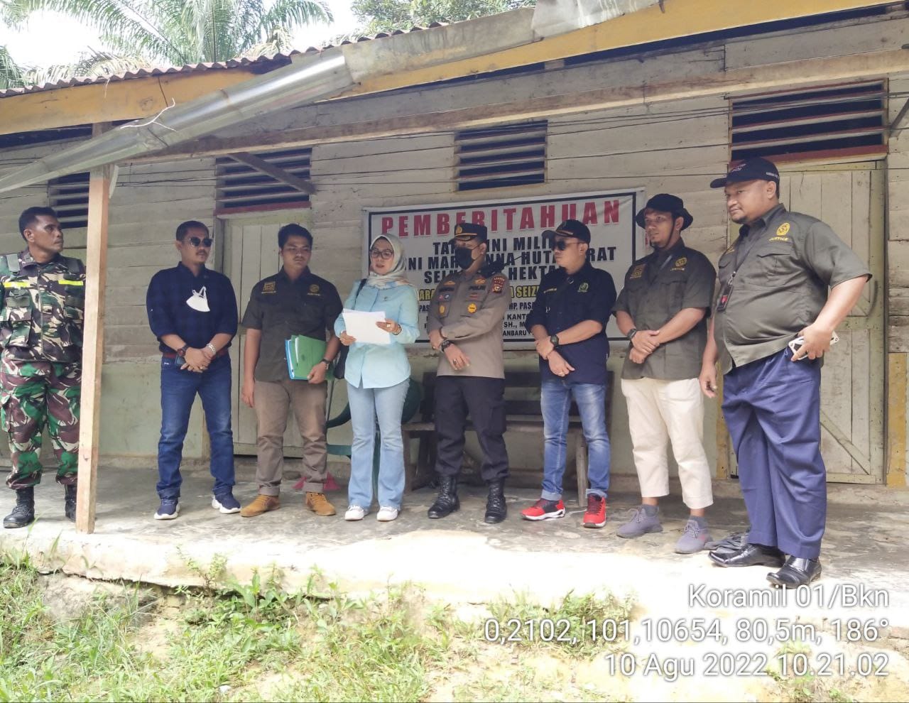 Babinsa Pelda Syafrial dan Serda Novianto Monitoring Eksekusi dan Pemastian Bidang Tanah