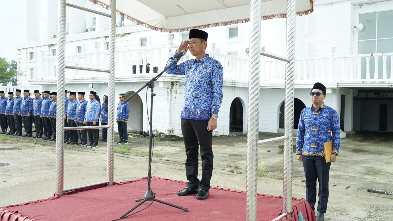 Pimpin Apel Hari Ke -17, Bupati Rohil Ingatkan ASN Untuk Tingkatkan Kinerja dan Disiplin