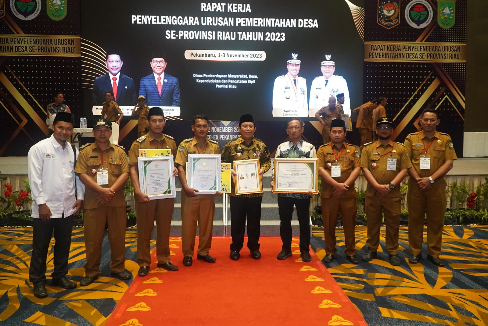 Bupati Sukiman Peroleh Penghargaan Dari KemenDes Dan PDTT RI