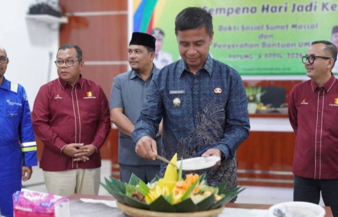 Bantuan dan Bakti Sosial Disalurkan Bupati Kampar Saat Hadiri Hari Jadi PT RPM Ke-4