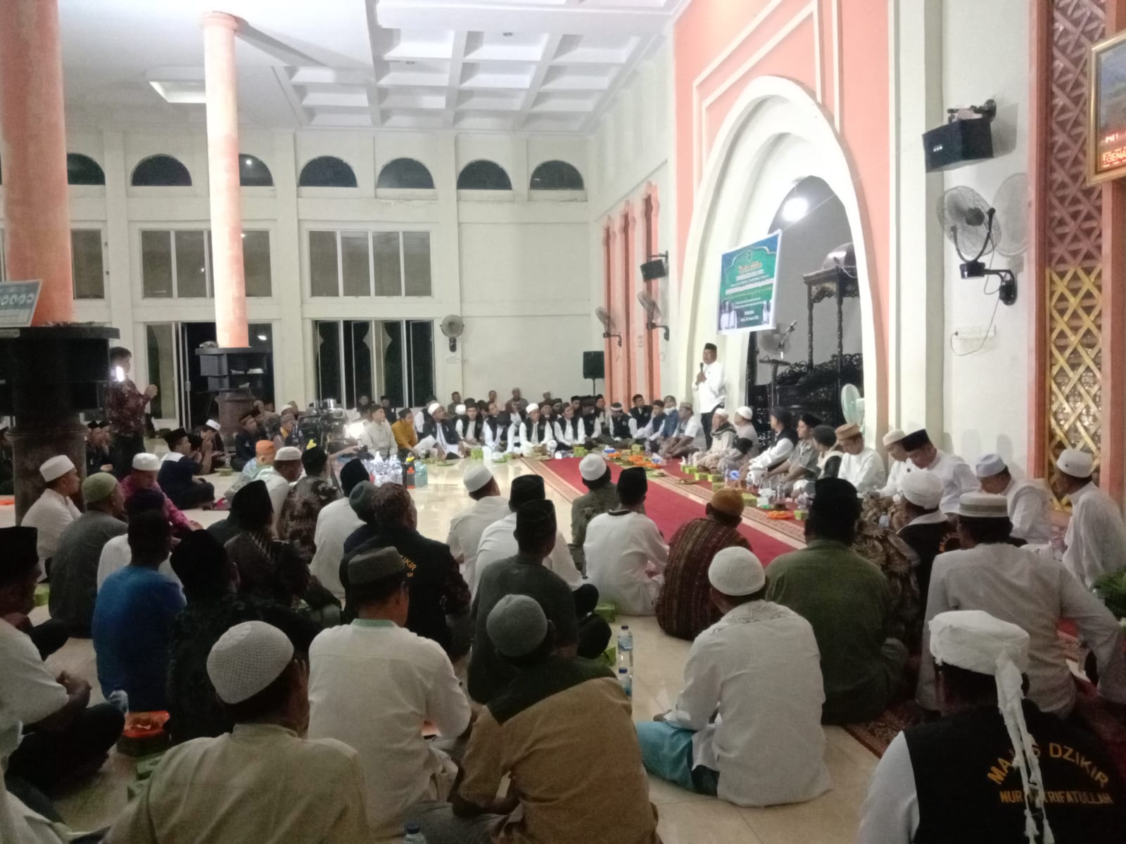 Staf Ahli Gubernur Riau Yurnalis Hadiri Dzikir Akbar di Masjid Raya Tapung Hulu