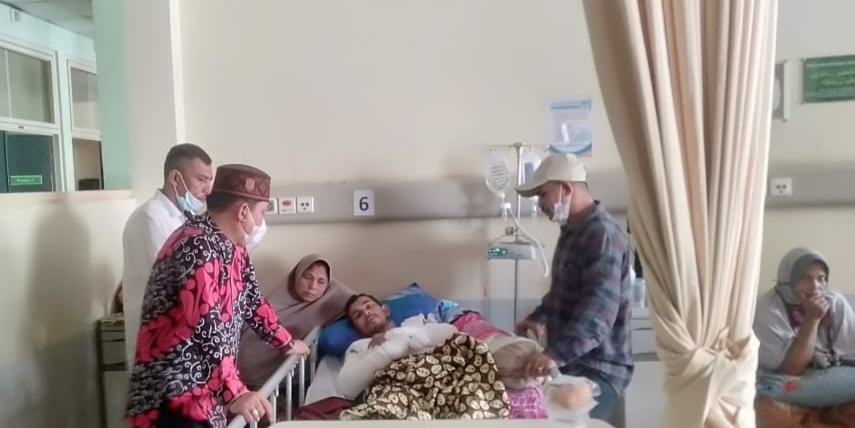 DPRA dan DPRK Aceh Timur Besuk Korban Kebakaran