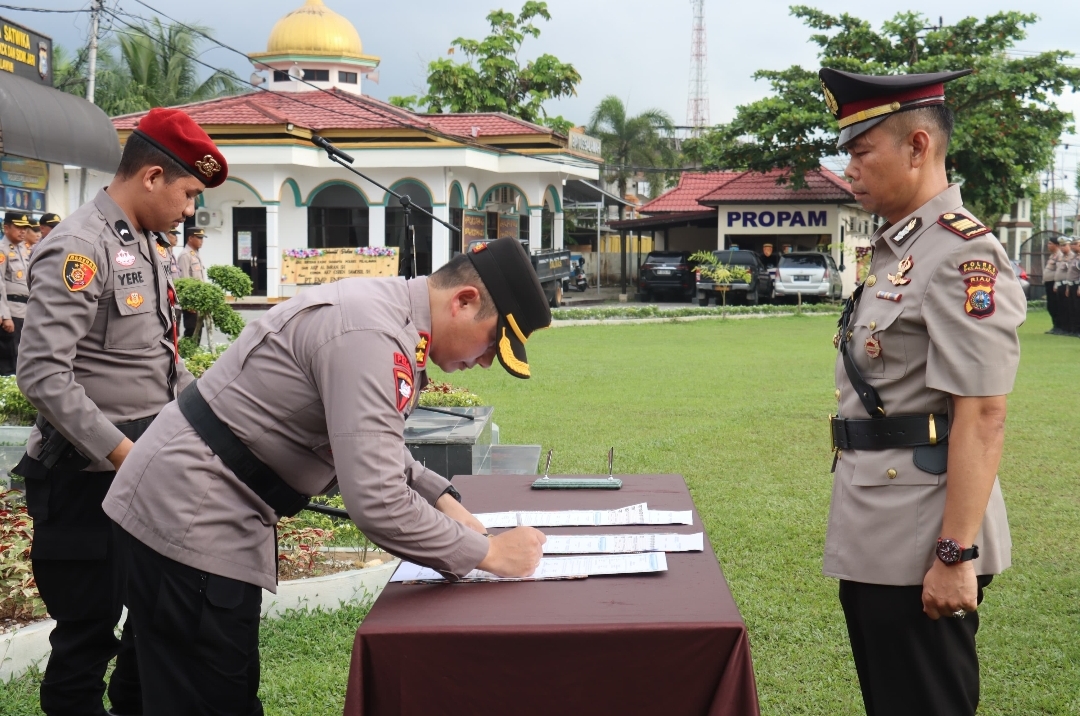 Serah Terima Jabatan di Lingkungan Polres Pelalawan Dipimpin Langsung Kapolres, Berikut Nama-Namanya