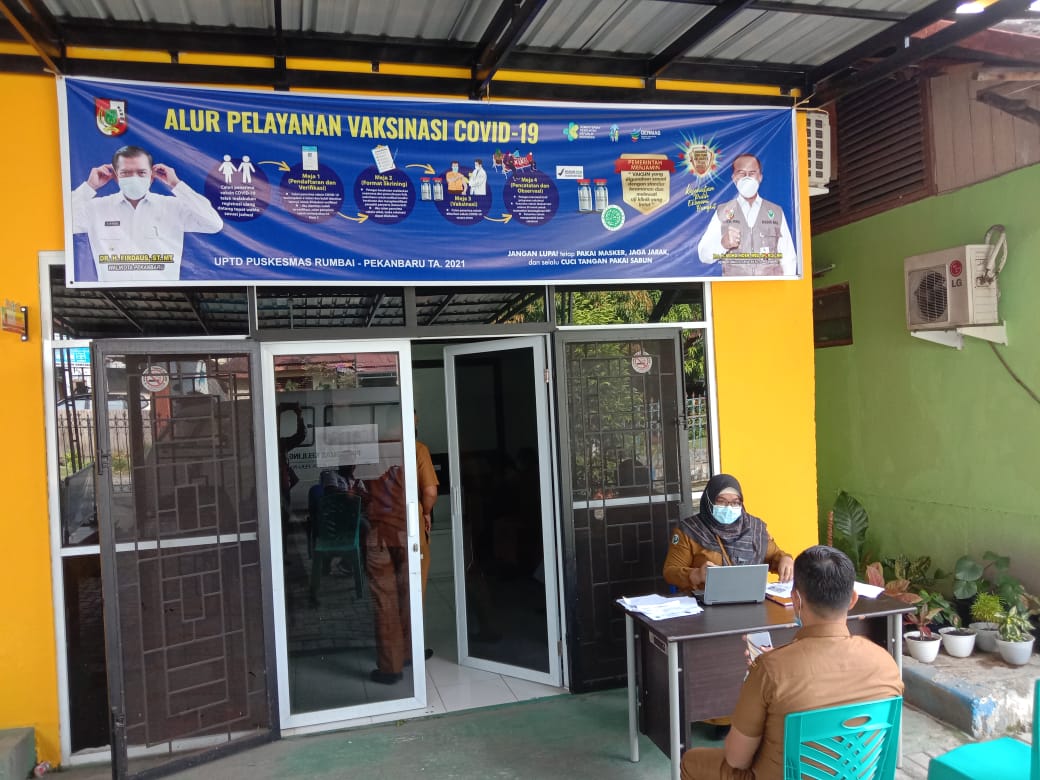 Usai Divaksin, Pj Camat Rumbai Ajak Warga Tak Takut Ikut Vaksinisasi