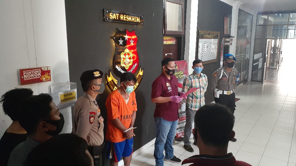 POLRES-SIAK-BERHASIL-MEMBEKUK-PELAKU-PEMBUNUHAN-DIKEBUN-SAWIT