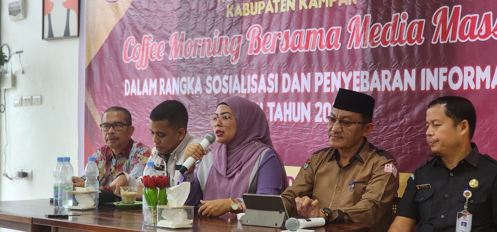 Sosialisasi dan Penyebaran Informasi Pemilu 2024, KPU Kampar Gelar Coffe Morning Bersama Media Massa