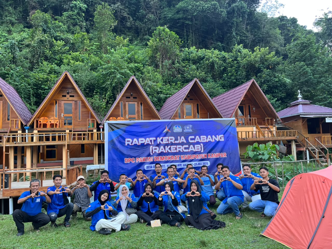Hut Ke 25 Tahun, Partai Demokrat Kampar Gelar Kemah di Tepi Sungai Subayang