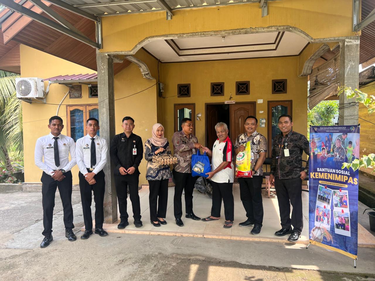 Dari Hati untuk Purnabakti, Lapas Pasir Pengaraian Salurkan Bantuan Sosial untuk Pensiunan Pegawai