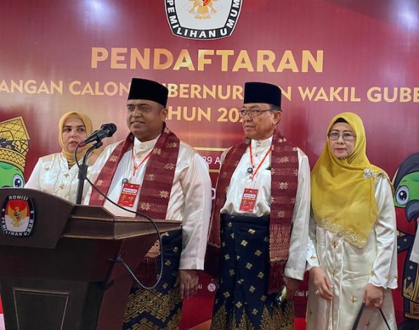 Muhammad Nasir-Wardan Paslon Gubernur Riau, Resmi Daftar di KPU, Diantar Relawan dan Partai Koalisi