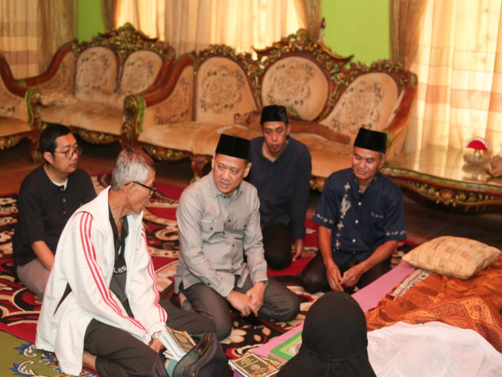 Pj Bupati Kampar Melayat di Kediaman Mantan Anggota DPRD Pada Masanya di Bangkinang