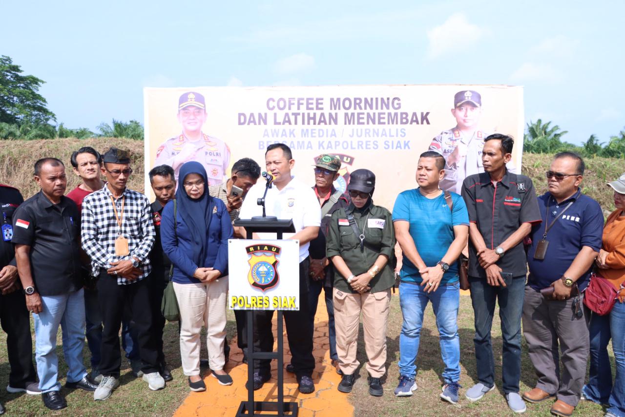 Jalin Silaturahmi, Kapolres Siak Gelar Coffee Morning dan Latihan Menembak Bersama Awak Media