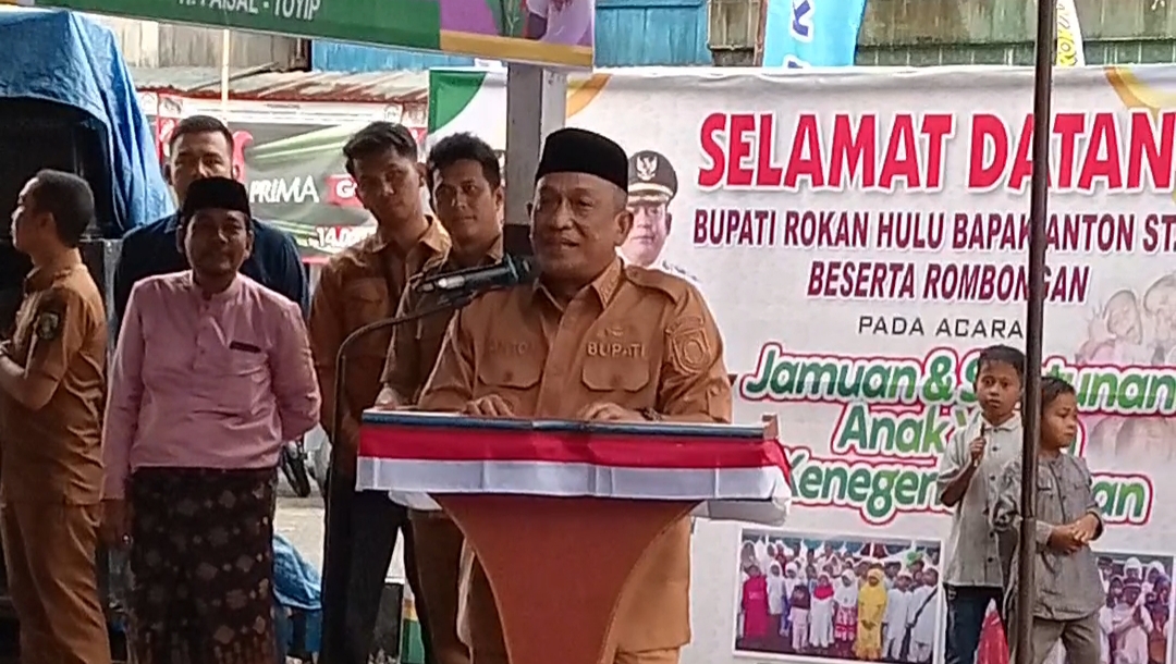 Hadir di Tengah Masyarakat Rokan IV Koto, Bupati Anton Satukan Budaya dan Kepedulian Sosial